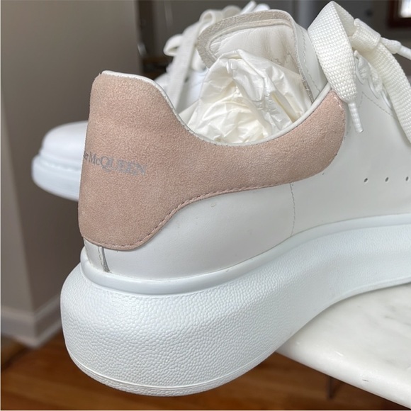 Alexander McQueen Women's Oversized Suede
Heel Detail Sneakers - Picture 4 of 15